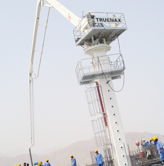 28米電梯井內(nèi)爬布料機